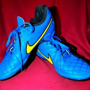 Nike Indoor Soccer cleets Youth size 6